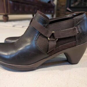 Merrell brown booties size 9.5